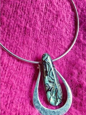 Robert Lee Morris SOHO Collar Abalone Shell Necklace Choker Hammered Pendant